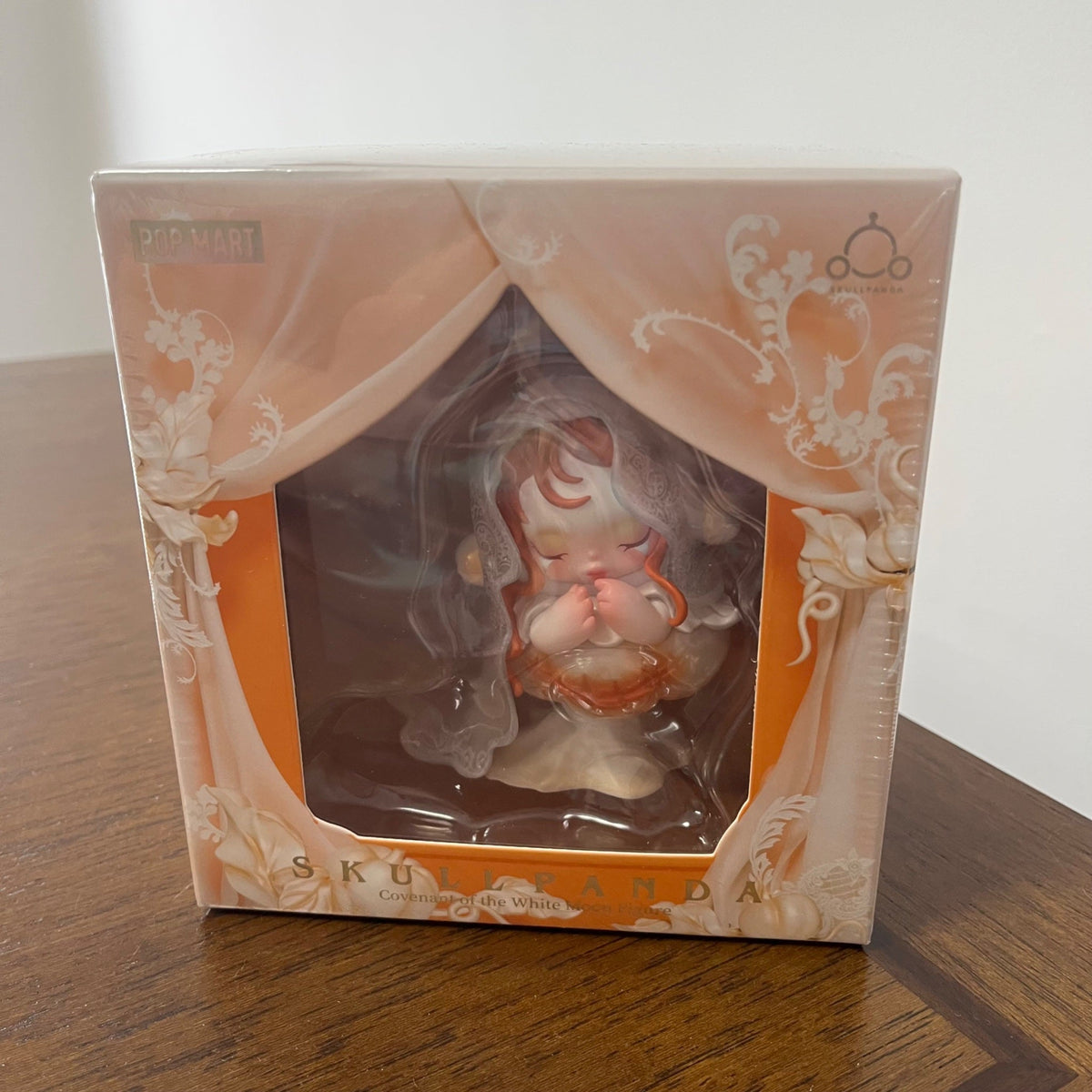 Skullpanda Covenant of the White Moon Figure - Pop Mart