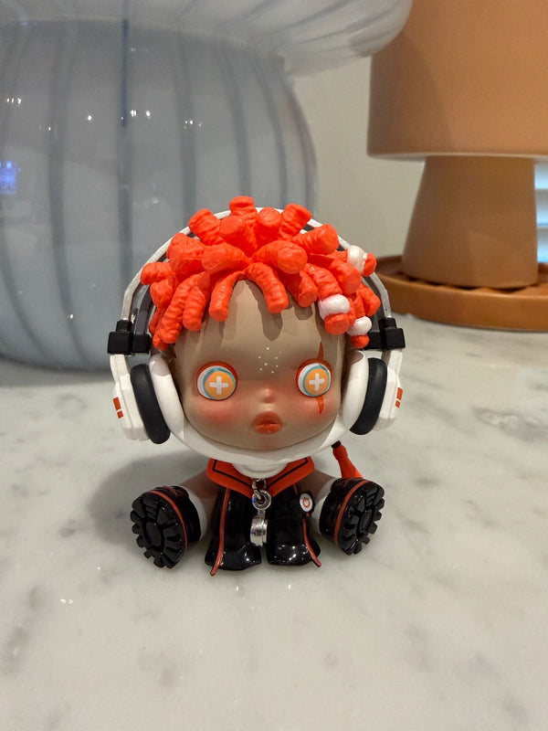 Scroll Delivery Skullpanda City of Night Series by Popmart