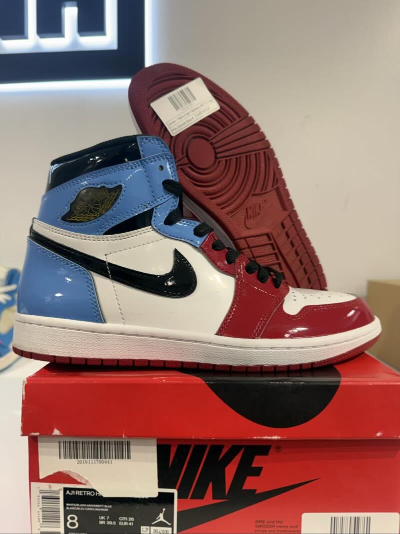 Jordan 1 Retro High Fearless UNC Chicago - Pre-Owned Size 8